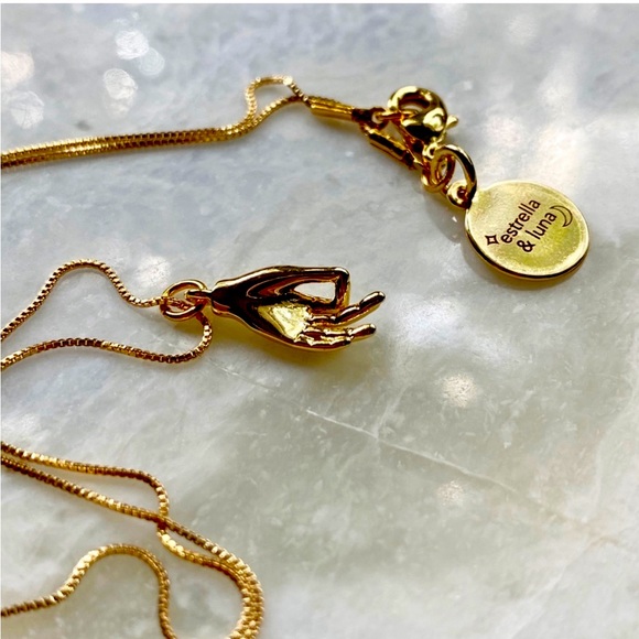 22K Gold Om Hand Necklace - Picture 3 of 11